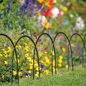 8592689_4538_stratford-edge-irons-set-of-4-garden-border-fence